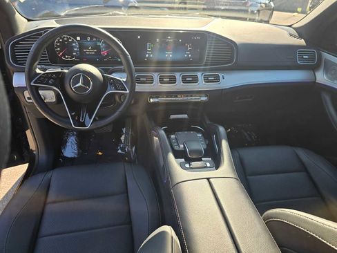 Used 2025 Mercedes-Benz GLS 450 4MATIC image 23