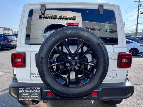 Used 2025 Jeep Wrangler Unlimited Sahara w/ Safety Group AWD/4WD image 6