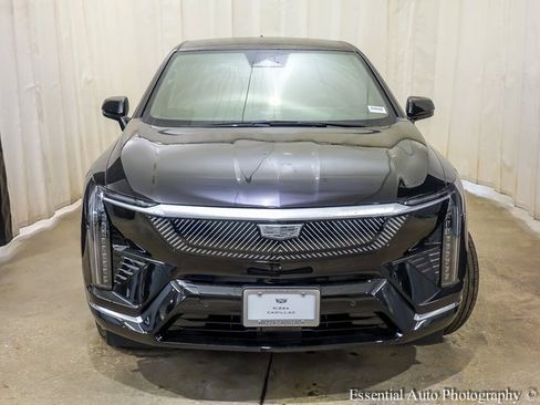 New 2026 Cadillac Optiq Luxury 2 image 4