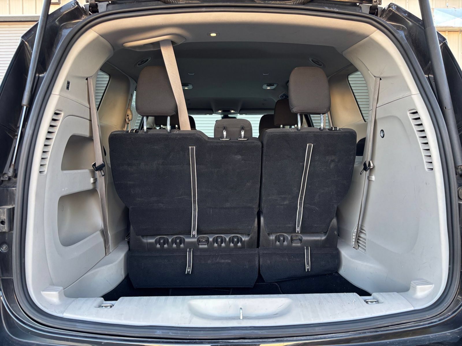 Used 2023 Chrysler Voyager LX FWD image 33