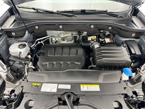 Used 2025 Volkswagen Atlas Peak Edition SE AWD/4WD image 27