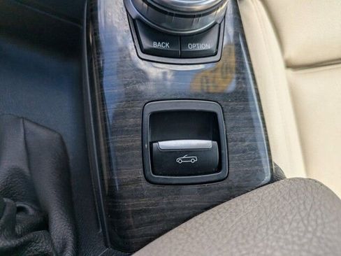 Used 2020 BMW 230i Convertible w/ M Sport Package image 28