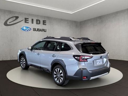 Used 2023 Subaru Outback Touring XT AWD/4WD image 3