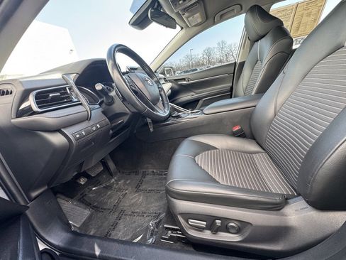 Used 2023 Toyota Camry SE image 17