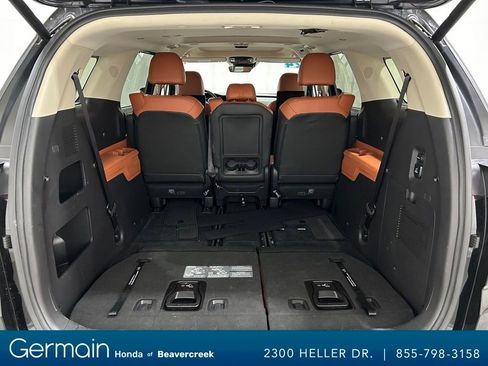 Used 2024 Kia Carnival SX Prestige image 31