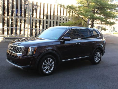 Used 2020 Kia Telluride LX image 12