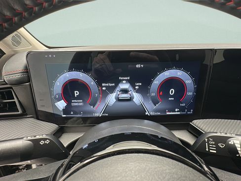 Used 2025 Nissan Kicks SR AWD/4WD image 15