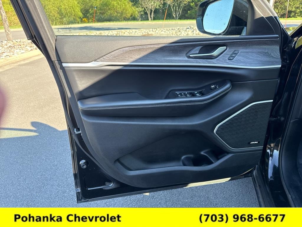 Used 2021 Jeep Grand Cherokee L Limited AWD/4WD image 20