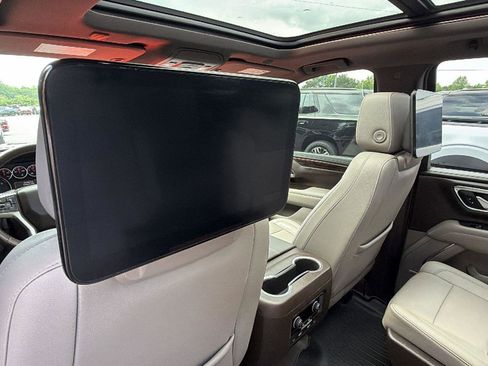 Used 2021 Chevrolet Tahoe Z71 w/ Rear Media and Nav Package AWD/4WD image 7