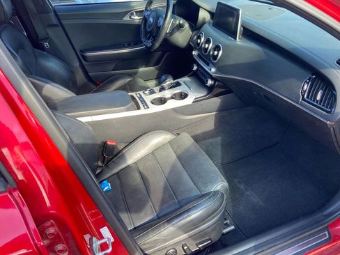 Used 2018 Kia Stinger GT2 image 19