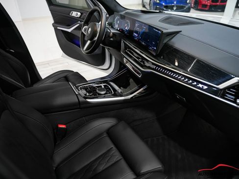 Used 2024 BMW X7 xDrive40i w/ M Sport Package image 10