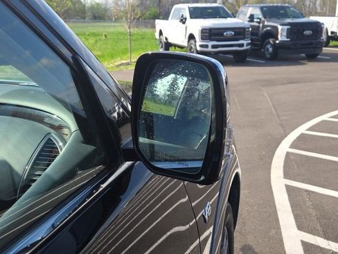 Used 2019 Nissan Armada SL w/ Premium Package image 6