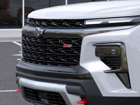 New 2026 Chevrolet Traverse Z71 w/ Enhanced Driving Package AWD/4WD image 13