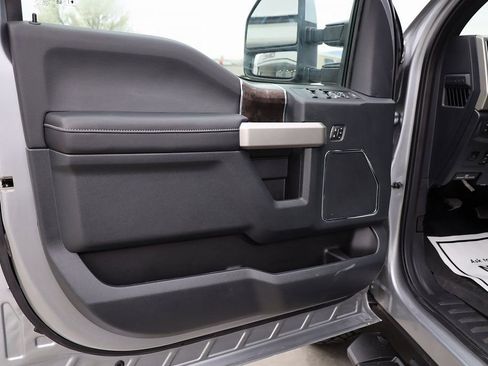 Used 2022 Ford F250 Lariat w/ Lariat Ultimate Package image 10