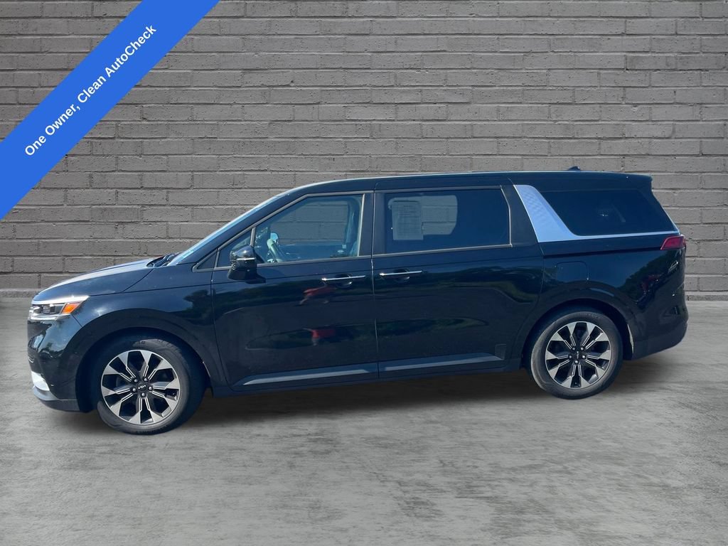 Used 2024 Kia Carnival EX FWD image 2