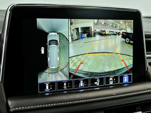 Used 2022 GMC Yukon XL SLT w/ SLT Premium Package AWD/4WD image 24