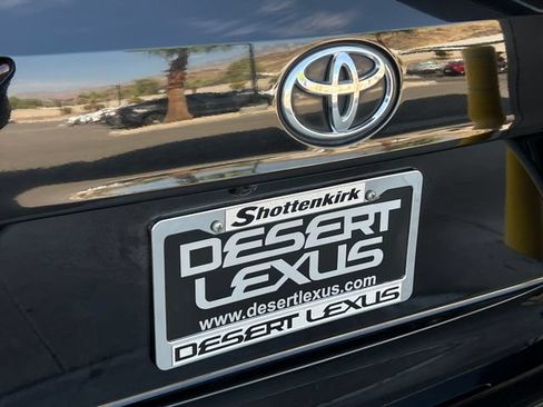 Used 2020 Toyota Highlander XLE FWD image 16