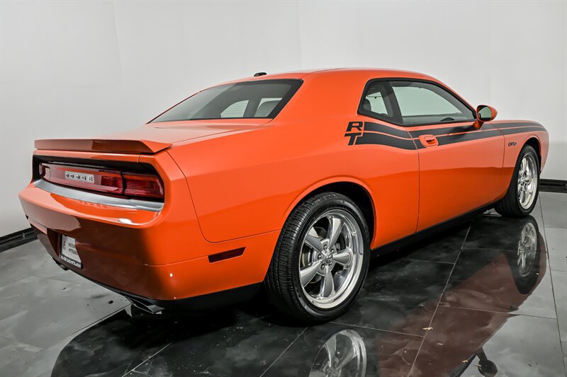 Used 2009 Dodge Challenger R/T RWD image 9