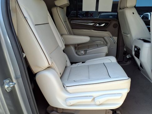 Used 2021 GMC Yukon XL Denali w/ Denali Premium Package RWD image 14