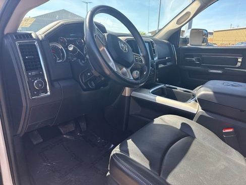 Used 2017 RAM 1500 Laramie AWD/4WD image 18