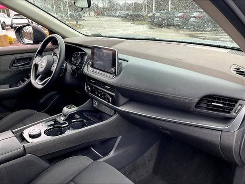 Used 2023 Nissan Rogue S image 14