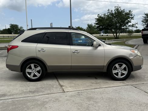 Used 2008 Hyundai Veracruz GLS image 3