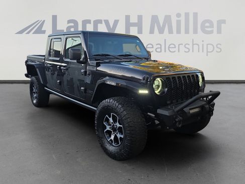 Used 2023 Jeep Gladiator Sport AWD/4WD image 7