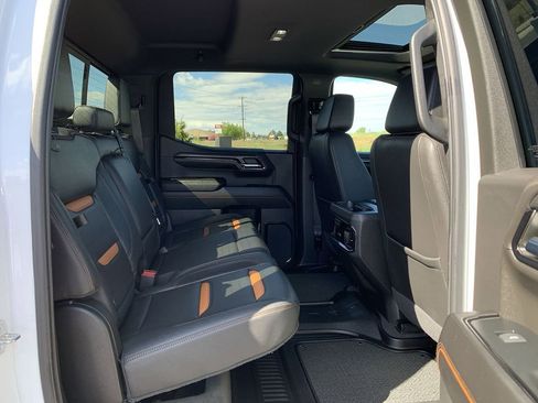 Used 2023 GMC Sierra 1500 AT4 w/ AT4 Premium Package AWD/4WD image 32