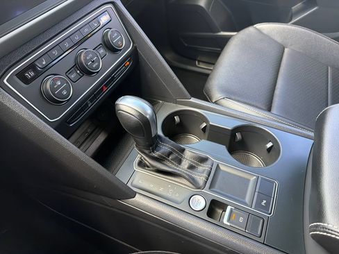 Certified 2021 Volkswagen Atlas SE FWD image 18