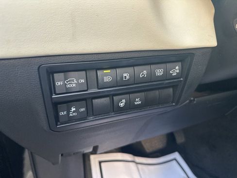 Used 2023 Toyota Sequoia Capstone image 21