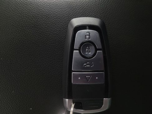 Used 2021 Chevrolet Malibu RS FWD image 32