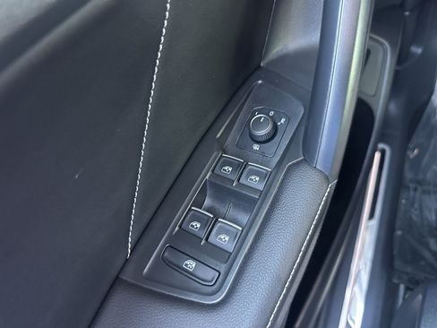 Used 2024 Volkswagen Tiguan SE R-Line FWD image 36