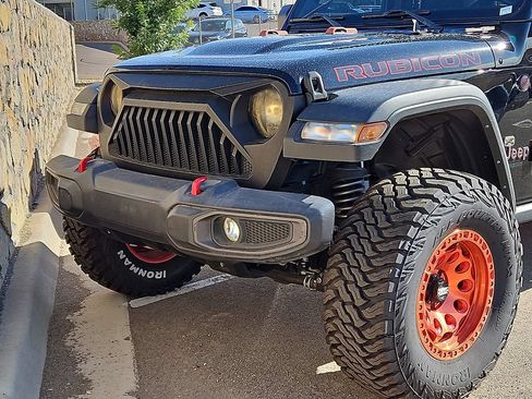 Used 2021 Jeep Gladiator Rubicon AWD/4WD image 2