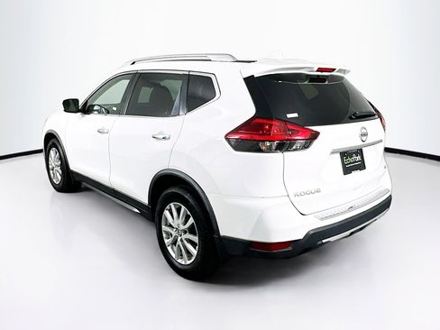 Used 2017 Nissan Rogue SV image 5