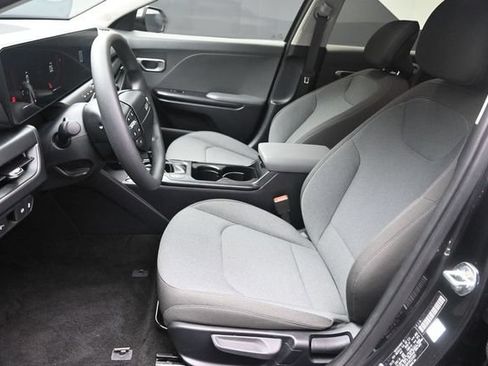 Used 2025 Kia K4 FWD image 18