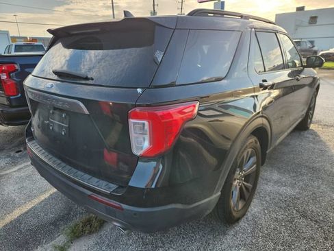 Used 2022 Ford Explorer XLT w/ Equipment Group 202A RWD image 5