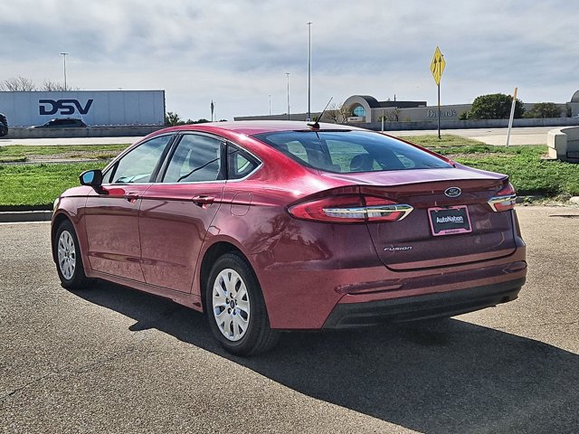 Used 2019 Ford Fusion S FWD image 8