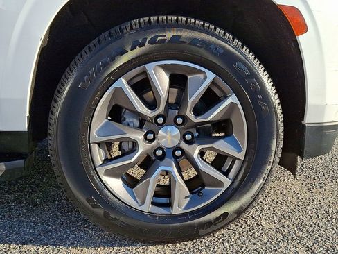 Used 2023 Chevrolet Suburban LT AWD/4WD image 9
