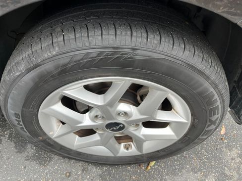 Used 2025 Kia Soul LX w/ LX Technology Package image 28