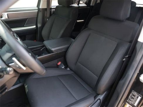 Certified 2025 Hyundai Santa Fe SE w/ Tow & Go Package image 9