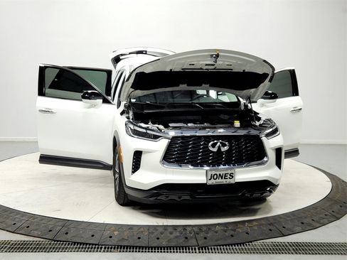 Used 2025 INFINITI QX60 Pure image 10