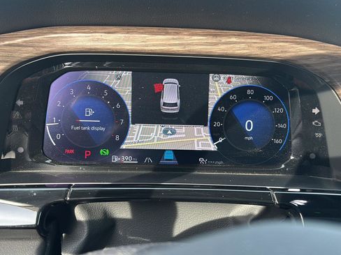 Used 2025 Volkswagen Atlas SEL Premium R-Line image 14