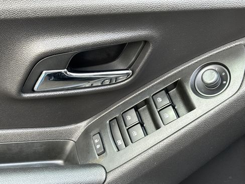 Used 2020 Chevrolet Trax LS FWD image 22