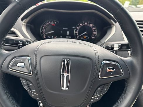 Used 2017 Lincoln MKZ Select FWD image 11