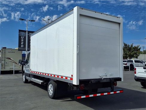 New 2023 Ford E-Transit image 4