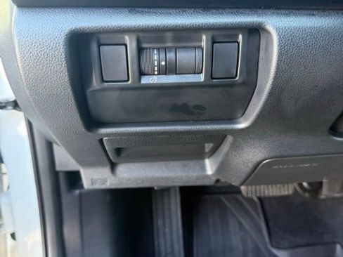 Used 2024 Subaru Crosstrek 2.0i image 16