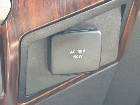 Used 2016 Ford F250 Lariat w/ Lariat Ultimate Package AWD/4WD image 29