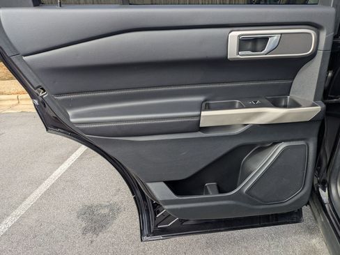 Used 2022 Ford Explorer XLT w/ Equipment Group 202A image 24