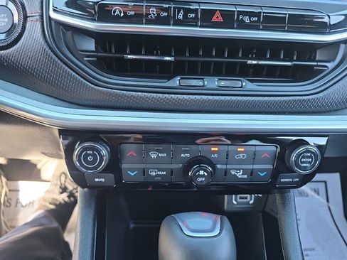 Used 2026 Jeep Compass Trailhawk AWD/4WD image 15