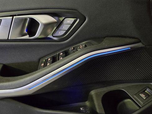 Used 2021 BMW 330i xDrive Sedan w/ M Sport Package image 9